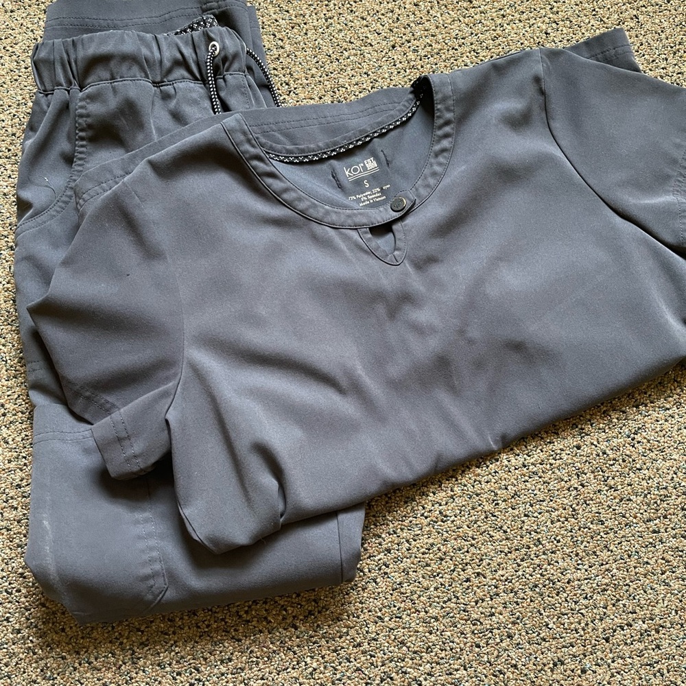 Koi scrub set